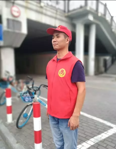 禁摩行動(dòng)，我們?cè)凇奥飞稀?/>
                                                                                                                <div   id=